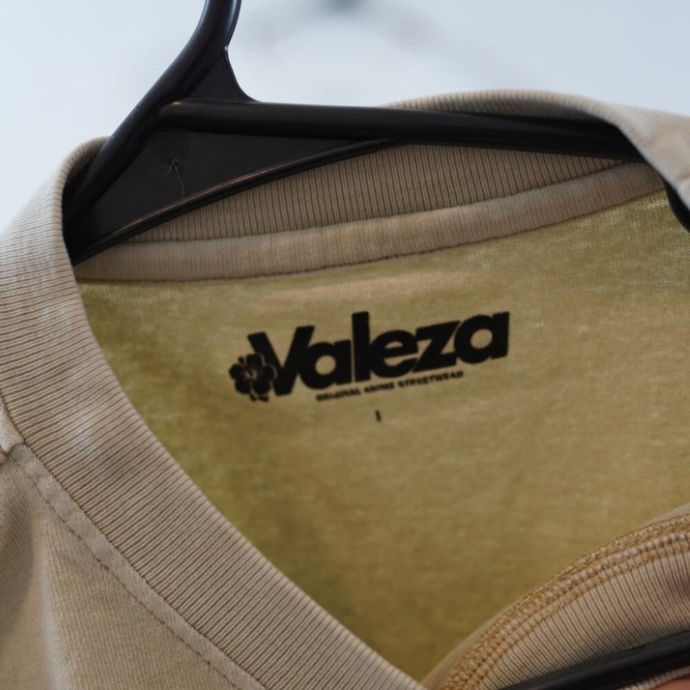 Valeza Anime Sakura Graphic Tee - Picture 3 of 4